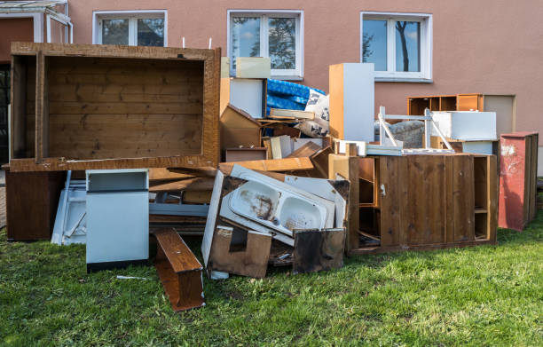 Best Yard Cleanup Services  in Dollar Bay, MI